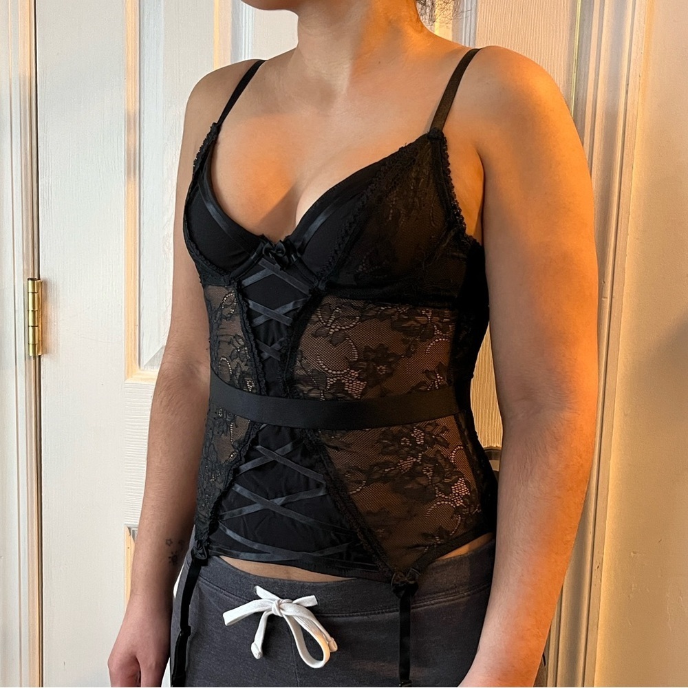Bundle up to 5lbs for 6.41 shipping *Black Babydoll Corset Top With Lace Sz:32B
